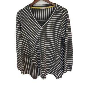Soft Surroundings Asymmetrical Top Women’s Size Large Gray White Stripes Comfy